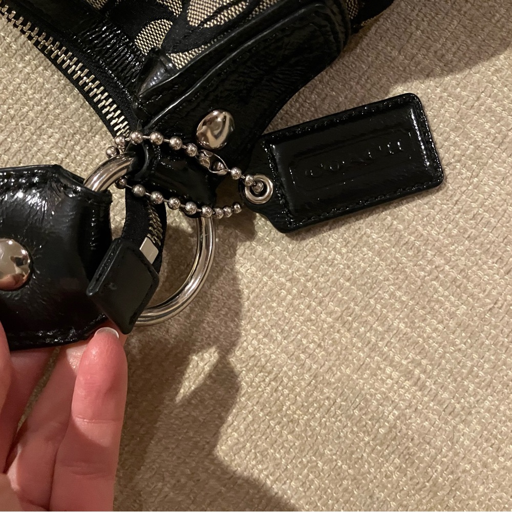 Coach Black and Grey signature Shoulder Bag - Picture 5 of 8